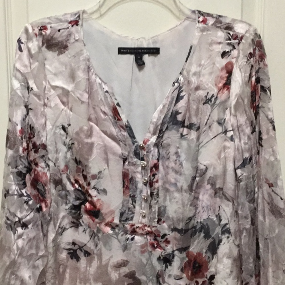 Beautiful WHBM Silk blend blouse